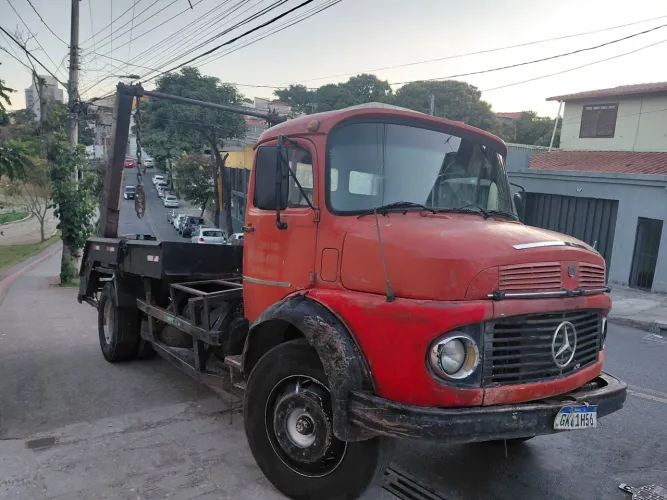 Vende-se Mercedes-Benz 1113<br><br>Caminhão antigo, robusto e muito resistente,