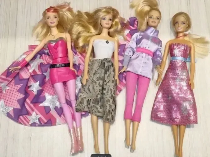 Lote de barbies vintage.