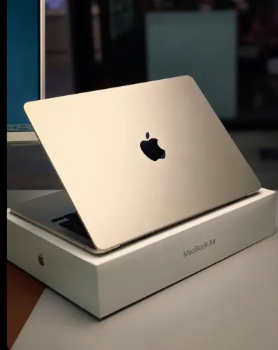 MACBOOK AIR M3 16 DE RAM 256 GB 13 POL (STARLIGHT ) LACRADO NOVO LOJA FÍSICA 