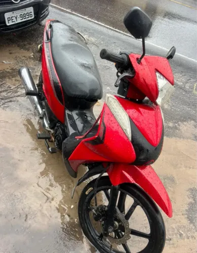 Moto em bom estado no precinho 