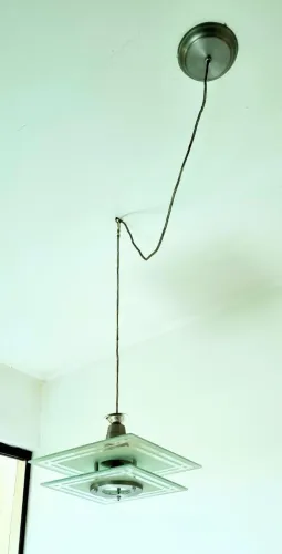 Luminária pendente em vidro e metal cromado
