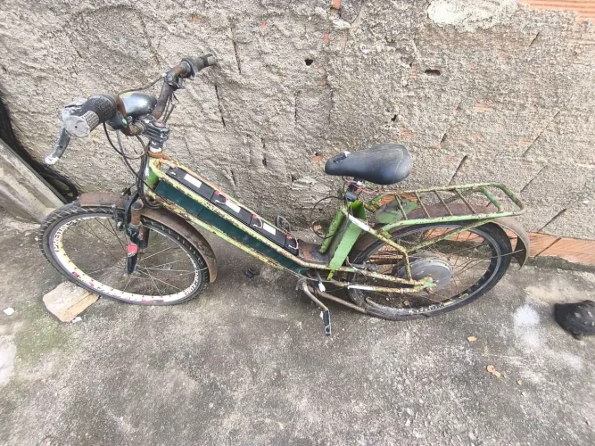 Bicicleta Elétrica Verde aro 26