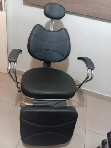 Cadeira hidráulica e reclinável retrátil