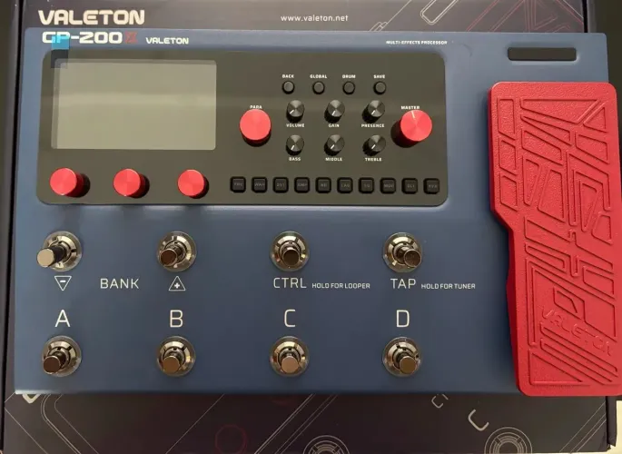 Pedaleira Valeton GP-200X - Multi Efeitos profissional + IR + Inteface de áudio USB