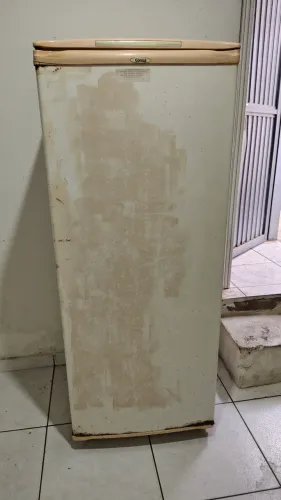 Geladeira ( super barata )