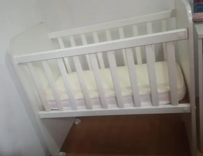 Mini Berço com colchão e rodinha