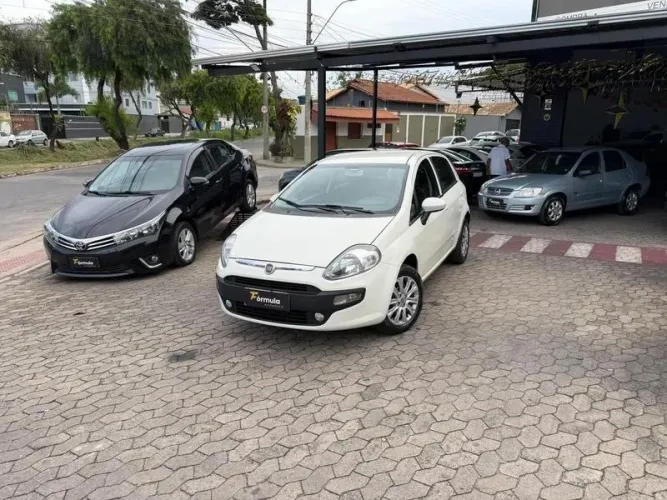 Fiat Punto Essence 1.6 Flex 16V 5P 2015