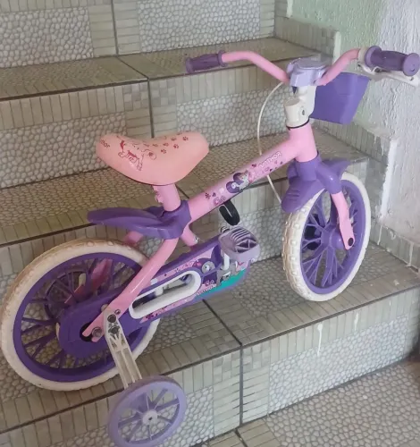 Bicicleta menina