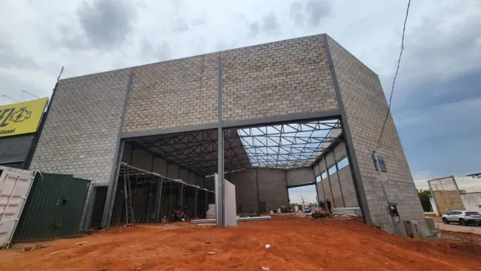 Galpão 900m² Mezanino e Depósito Av. Anhanguera Setor Capuava Goiânia