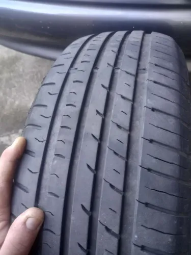 Vendo 1 pneu 205 60 16 em otimo estado filé