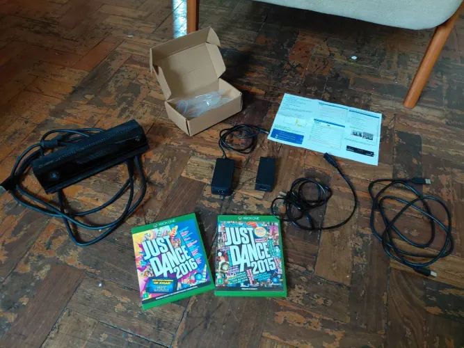 Kinect + Adaptador para Xbox One S + Just Dance 2015 e 2016