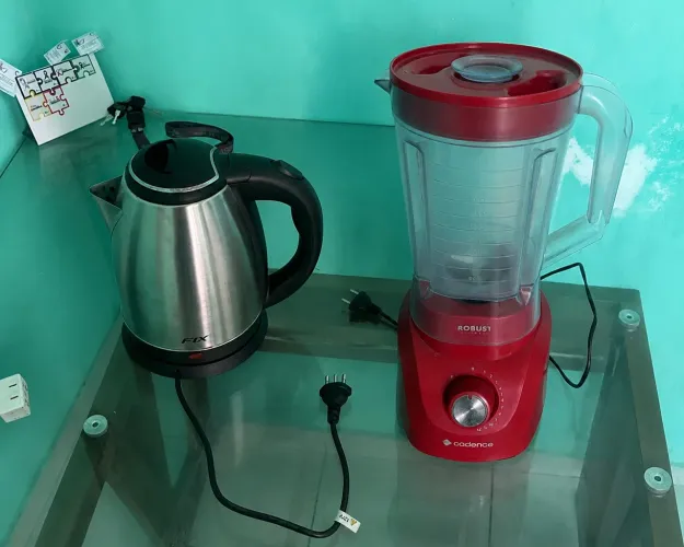 Liquidificador e chaleira eletrica
