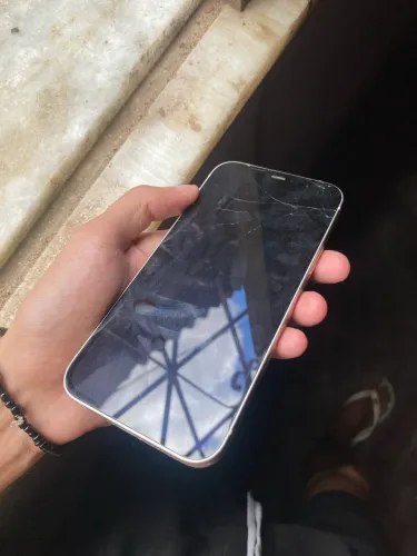 iPhone 12 - PARA RETIRADA DE PEÇAS