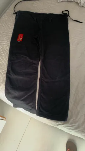 kimono jiu-jítsu resistente- Semi Novo