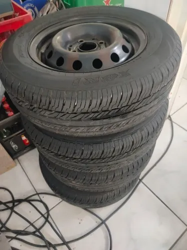 Pneus aro 13 com rodas