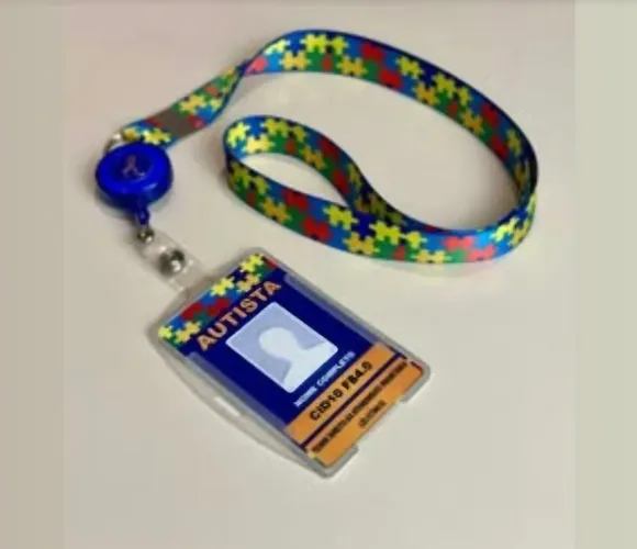 CRACHÁ E CORDÃO PERSONALIZADO PARA AUTISTA