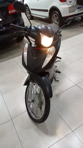 BIZ 2015 MUITO NOVA