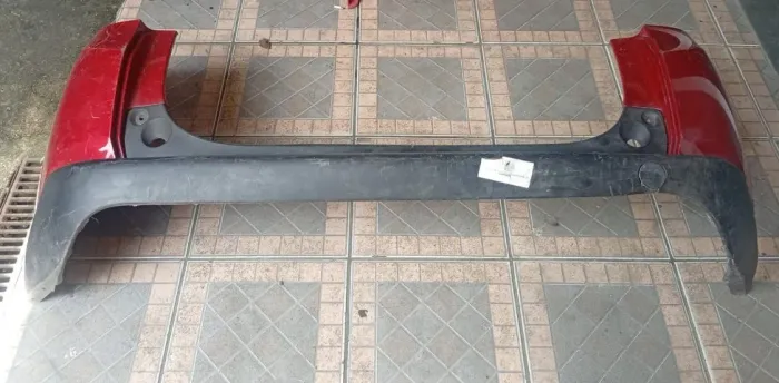 Para-choque traseiro Peugeot 2008 19 com detalhe