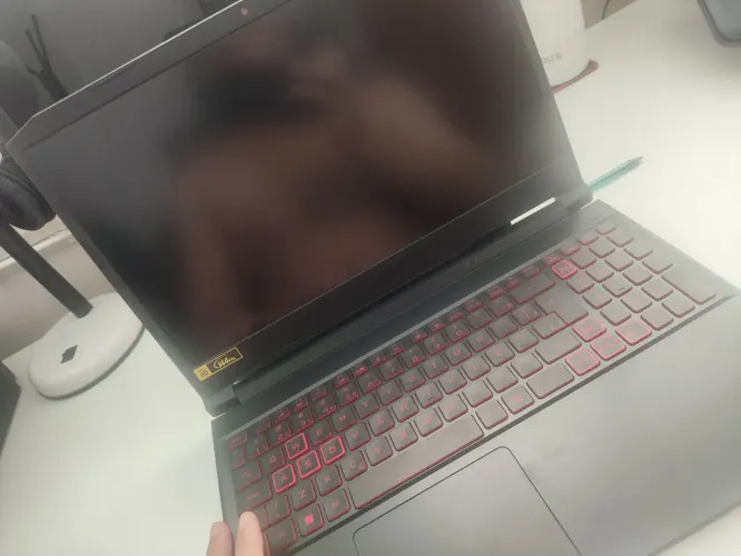 Notebook Gamer Nitro 5 GTX 1650 (com defeito)