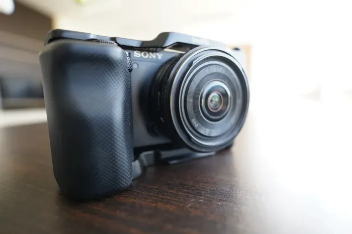 Sony ZV-E10 com lente Sony 20mm 2.8