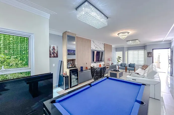 Casa para venda em Penha de França com 4 quartos, sendo 4 suítes, 212m²