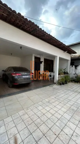 Um Lugar Imóveis vende: Casa de 400m² 4 quartos, próximo ao Shopping Castanheira, Belém -