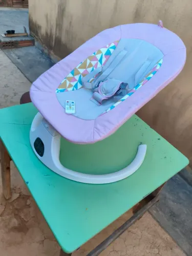 Cadeira de balanço infantil 