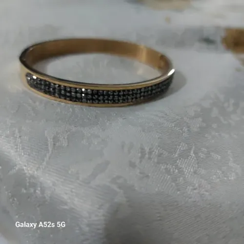 Pulseira varovisk linda ,sofisticada , oportunidade