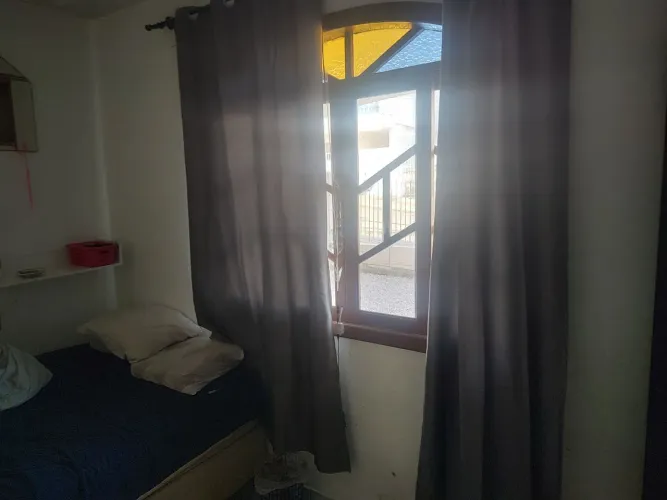 Alugo quarto só para mulher pois tenho filho pequeno