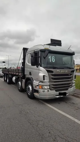 Scania P310 8x2 carroceria 2016