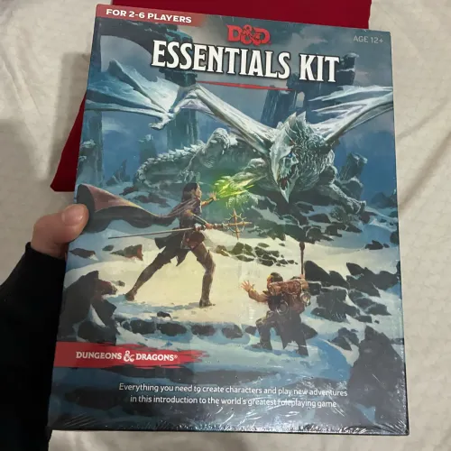 D&D Essentials Kit - Lacrado (Inglês)