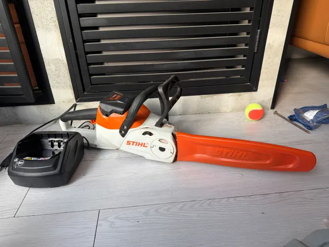 Motosserra elétrica STIHL MSA 140 C + Bateria + Carregador