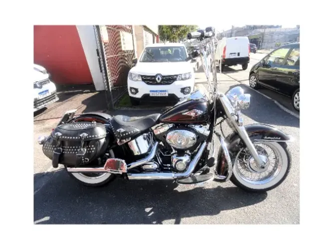 Harley-Davidson Heritage Softail Classic FLSTC 2011 - Leia o Anúncio 