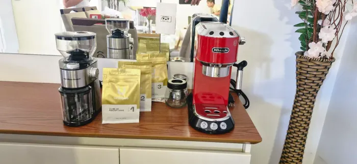 Cafeteira DELonghi EC680