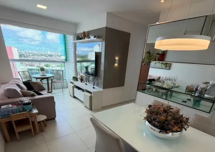 Impecável, mobiliado, 2 Quartos, suite com closet, varanda com vista linda, andar alto