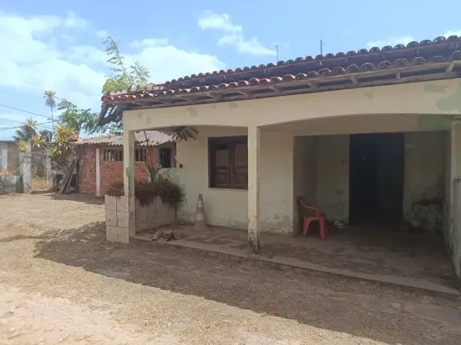 Telhado de casas - Madeiras, telhas canal e colonial