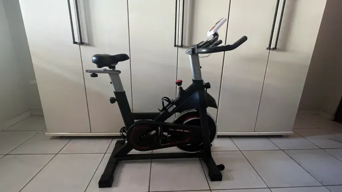 Bicicleta Ergométrica Odin Fit Para Spinning Mecânica Roda de Inércia 8Kg PACE3000