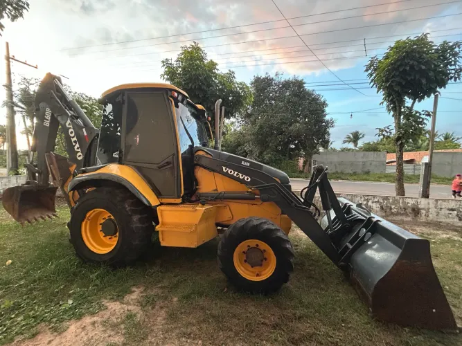 Retroescavadeira volvo BL60B