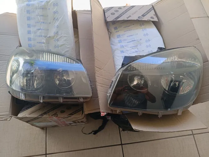 Vendo Farol Fiat Doblô 