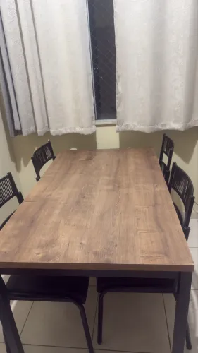 Mesa de jantar com 5 cadeiras