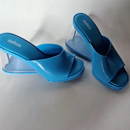 Melissa Tam 35 nova 