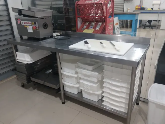 Máquina de moer carne becarro boca 22 mm excelente estado 1 ano de uso