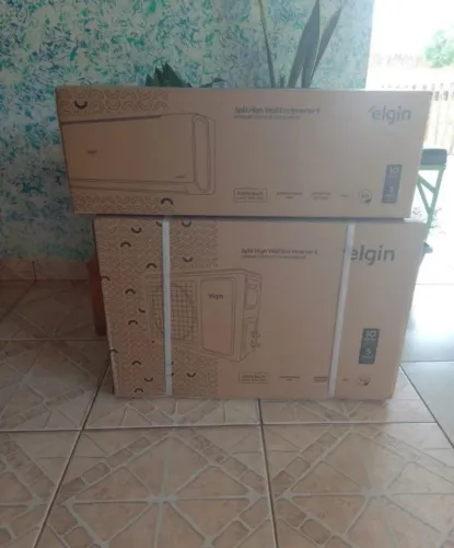 Está novo na caixa. 12.000 BTUs