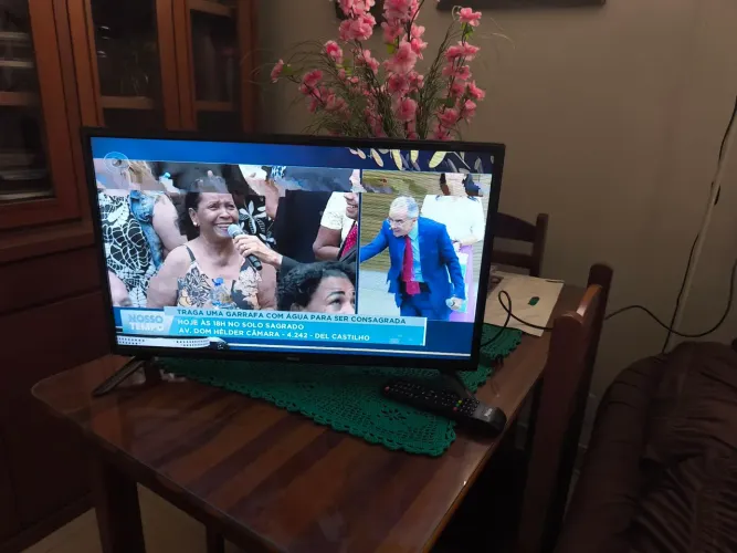 TV LED 28 Polegadas / Pouco uso 