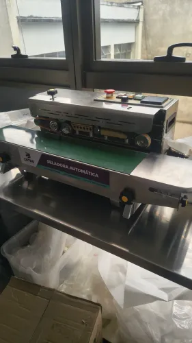 Seladora Automática Contínua Horizontal em Inox CASM 900 H SS