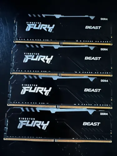 Kit 32GB RAM Kingston Fury Beast DDR4 3200MHz RGB (4x8GB)
