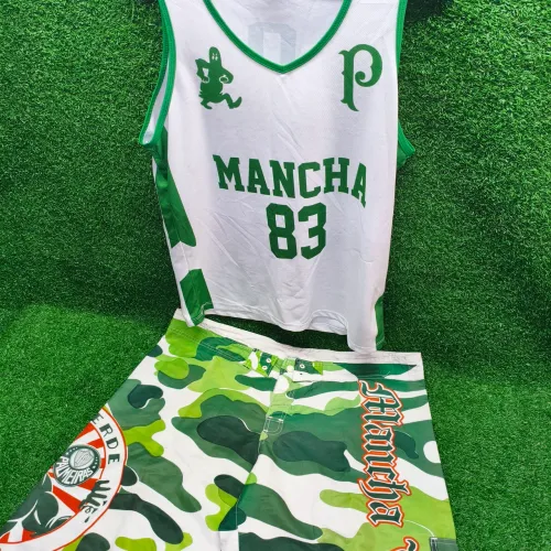 Camiseta recarga e bermuda da macha verde