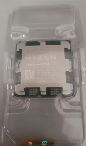 KIT AM5 RYZEN 7 7700 + B650 JGINYUE SNOW DREAM. NÃO ENVIO OU ACEITO PAGAMENTO POR OLX PAY