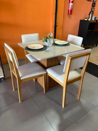 Mesa 90x90 c/ 4 Cadeiras 