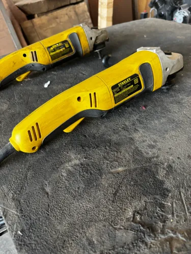Lixadeira esmerilhadeira Stanley 1000w